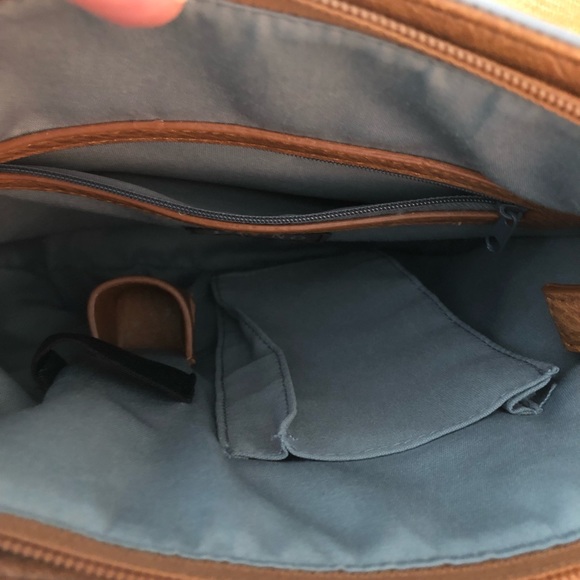 Bueno Shoulder Bag - Picture 4 of 13